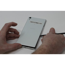 Удаление материнской платы Sony Xperia XA Ultra